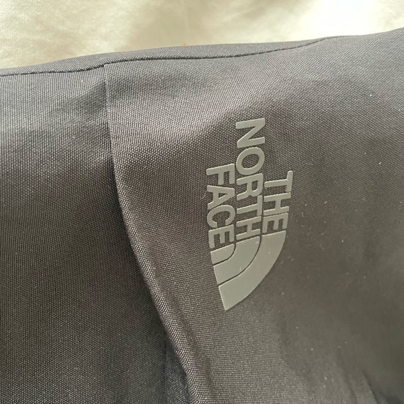 North Face men’s ski pants that are like new. - Picture 4 of 6